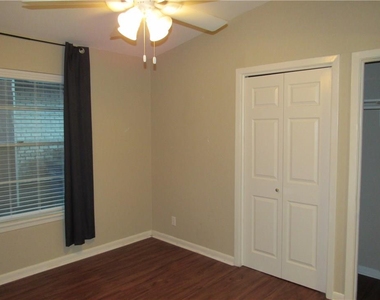 2710 Saint Edwards Cir - Photo Thumbnail 7