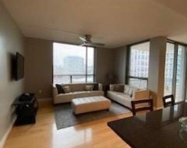 300 Bowie St - Photo Thumbnail 5