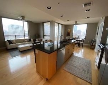 300 Bowie St - Photo Thumbnail 15