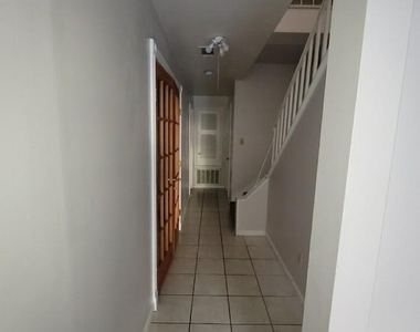 2529 Rio Grande St - Photo Thumbnail 7