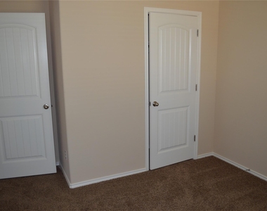 367 Nivens Dr - Photo Thumbnail 11