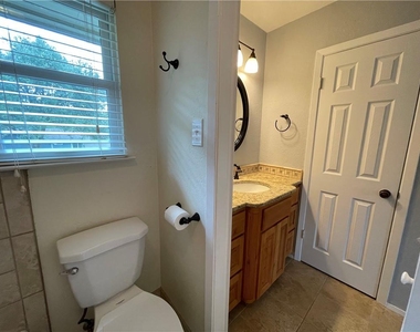 7415 Shadywood Dr - Photo Thumbnail 23