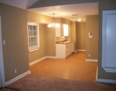 2607 Cockburn Dr - Photo Thumbnail 5