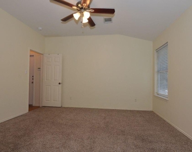 286 Strawn - Photo Thumbnail 16