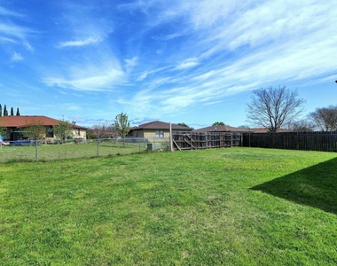 2703 Casey Dr - Photo Thumbnail 25