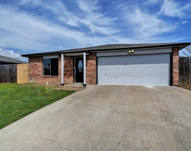 2703 Casey Dr - Photo Thumbnail 1