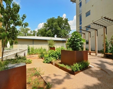 1600 Barton Springs Rd - Photo Thumbnail 15