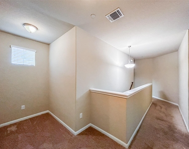 2880 Donnell Dr - Photo Thumbnail 20