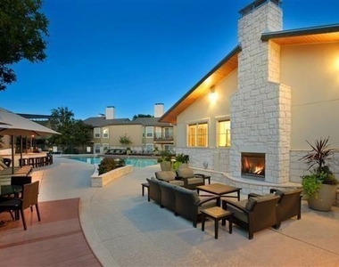 2800 Bartons Bluff Ln - Photo Thumbnail 8