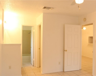 421 Greenlawn Blvd - Photo Thumbnail 7