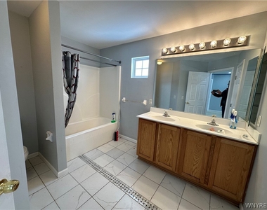 30 Westwind Lane - Photo Thumbnail 11