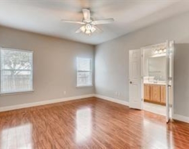 144 Maplewood - Photo Thumbnail 4