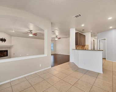 2304 Robby Ln - Photo Thumbnail 5