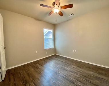 5524 Kleberg Trl - Photo Thumbnail 18