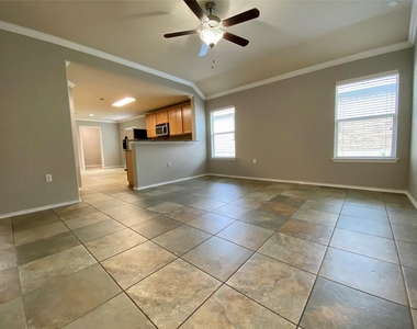 5524 Kleberg Trl - Photo Thumbnail 2