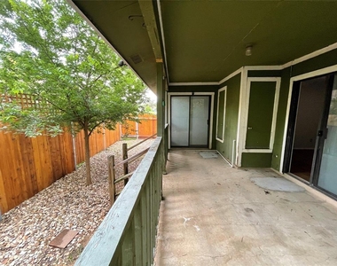 2204 Berkett Dr - Photo Thumbnail 17