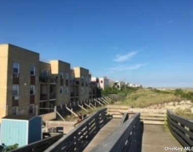 951 Oceanfront Street - Photo Thumbnail 2