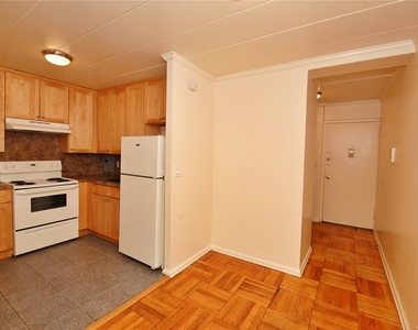 121 Vincent Ave - Photo Thumbnail 9