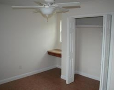 4803 Duval St - Photo Thumbnail 4