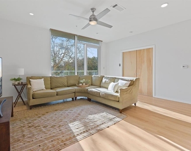 1600 Barton Springs Rd - Photo Thumbnail 8