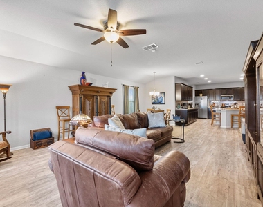 668 Cinnamon Teal Ln - Photo Thumbnail 3