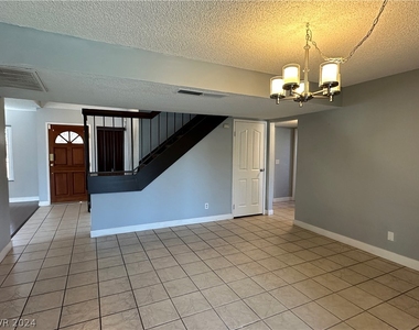 4036 Bridgeview Circle - Photo Thumbnail 4