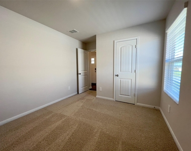 205 Addison Pl - Photo Thumbnail 15