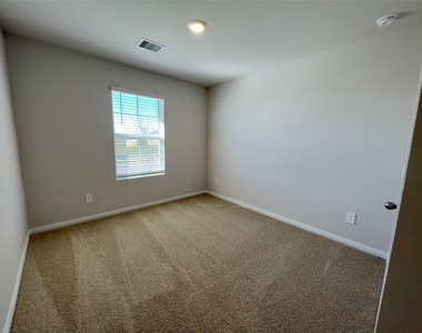 205 Addison Pl - Photo Thumbnail 18