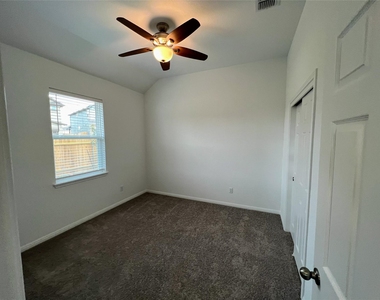 3201 College Park Dr - Photo Thumbnail 14