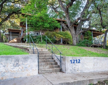 1212 Castle Hill St - Photo Thumbnail 30