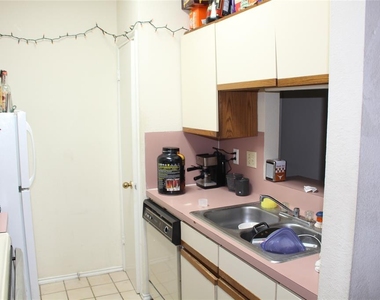 2804 Rio Grande St - Photo Thumbnail 2