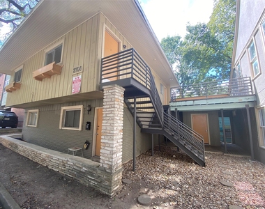 2708 Salado St - Photo Thumbnail 5