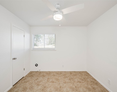 5902 Emerald Forest Dr - Photo Thumbnail 20