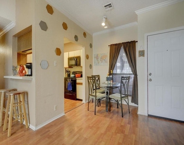 2804 Rio Grande St - Photo Thumbnail 11