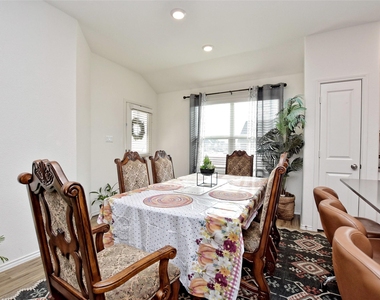 6013 Amalea Ln - Photo Thumbnail 9