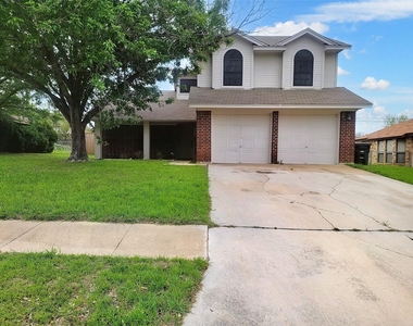 4805 Greenlee Dr - Photo Thumbnail 1