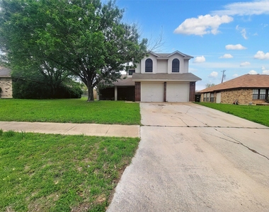 4805 Greenlee Dr - Photo Thumbnail 0