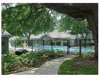 2001 Parker Ln - Photo Thumbnail 21