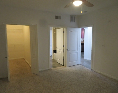 2505 San Gabriel St - Photo Thumbnail 4