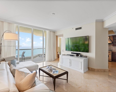 17875 Collins Ave - Photo Thumbnail 7