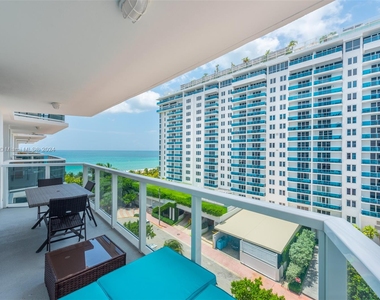 2401 Collins Ave - Photo Thumbnail 18