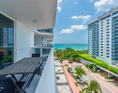 2401 Collins Ave - Photo Thumbnail 16