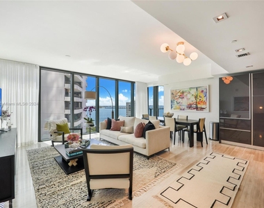 1451 Brickell Ave - Photo Thumbnail 1