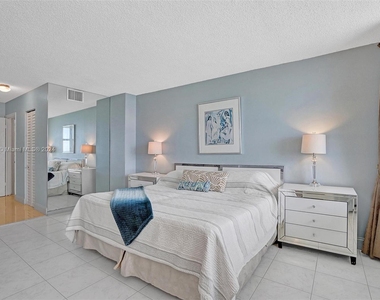 2201 S Ocean Dr - Photo Thumbnail 23