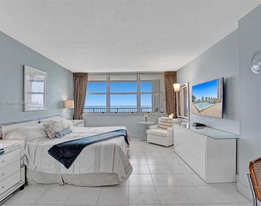 2201 S Ocean Dr - Photo Thumbnail 19