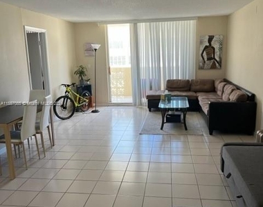 1833 S Ocean Dr - Photo Thumbnail 13