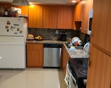 1833 S Ocean Dr - Photo Thumbnail 11