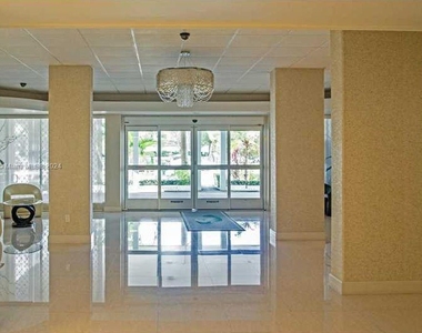 1833 S Ocean Dr - Photo Thumbnail 3