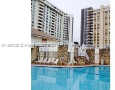 1833 S Ocean Dr - Photo Thumbnail 1