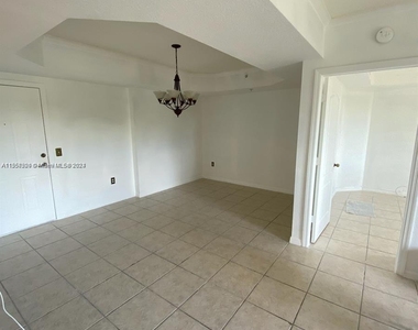 9300 Fontainebleau Blvd - Photo Thumbnail 2